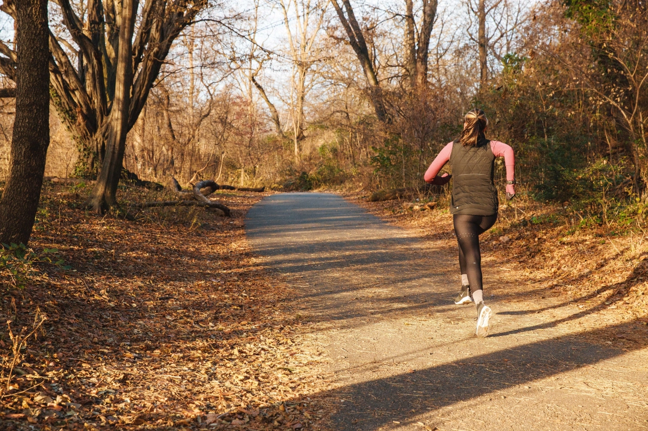 Conseils pour prévenir les blessures lors de la course et de la corde à sauter
